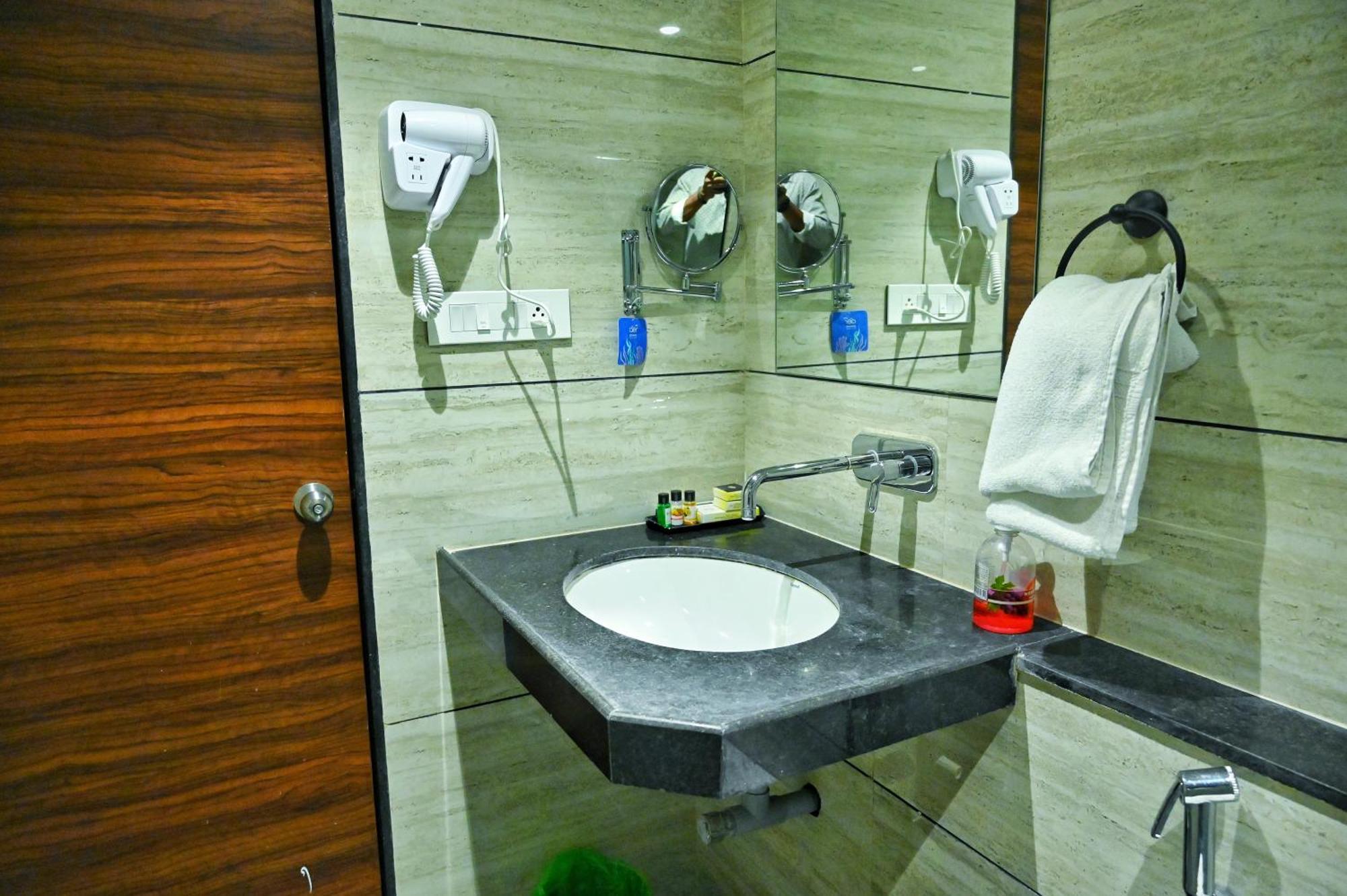 The One Hotel Nashik Dış mekan fotoğraf