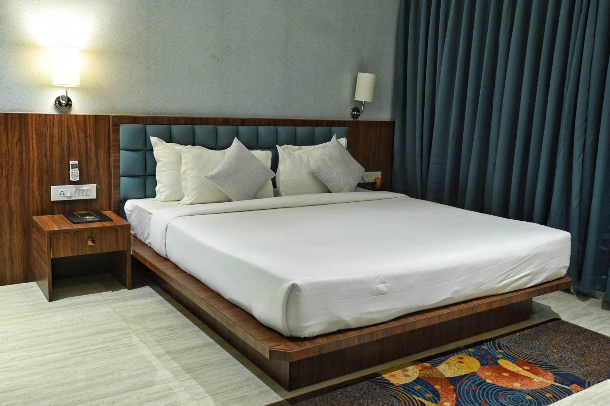 The One Hotel Nashik Dış mekan fotoğraf