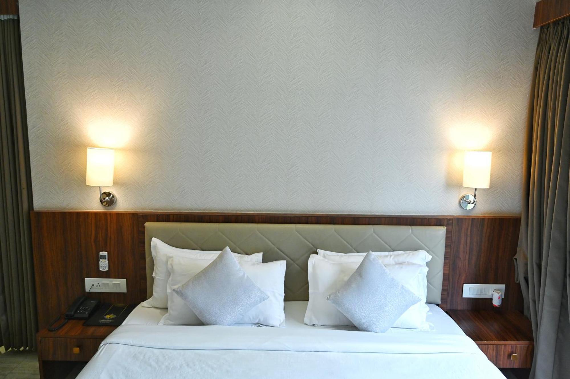 The One Hotel Nashik Dış mekan fotoğraf